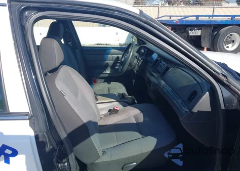 2011 Ford Crown Victoria Police Interceptor z USA, uszkodzony, nr VIN 2FABP7BV0BX169791